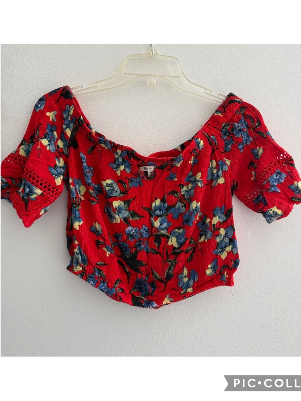 bleuh ciel Red Floral Off-Shoulder Crop Blouse